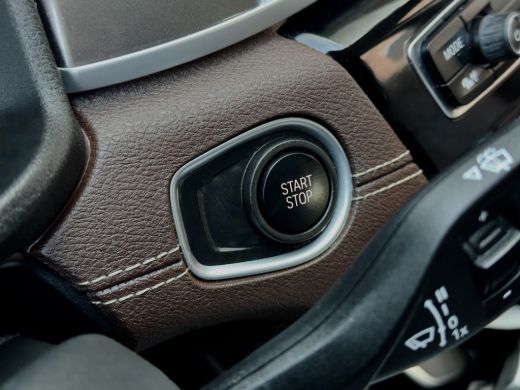 BMW X1 xDrive25e AUT6 EDITION. SPORTLEDER NAVI CAMERA APPLE-CARPLAY HEADUPP LED LMV PDC ActivLease financial lease