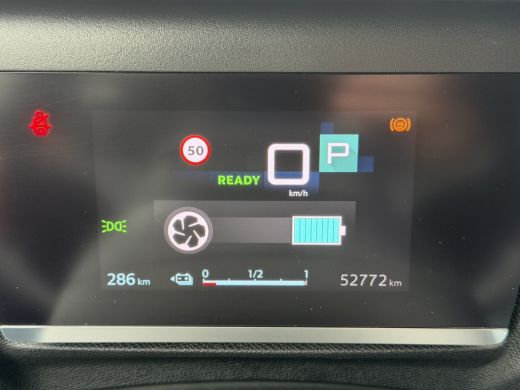 Citroën &euml;-C4 Business 50 kWh (Camera - Navigatie - Automatische Airco - Apple Carplay - Parkeersensoren) ActivLease financial lease
