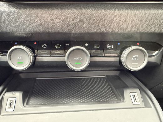 Citroën &euml;-C4 Business 50 kWh (Camera - Navigatie - Automatische Airco - Apple Carplay - Parkeersensoren) ActivLease financial lease