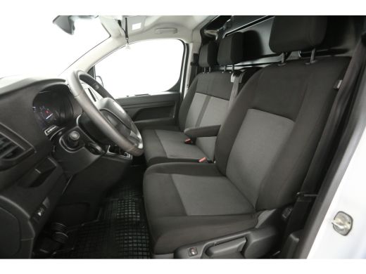 Fiat Scudo 1.5 MultiJet L3H1 | Airco | Camera | Cruise | 3 Zits | Trekhaak | Carplay | Navi | Stoelverw. ActivLease financial lease