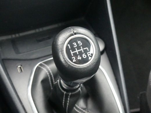 Ford Fiesta 1.0 EcoBoost Hybrid Titanium X | STOEL+STUUR+VOORRUITVERWARMING | PARKEERSENSOREN | APPLE CARPLAY... ActivLease financial lease