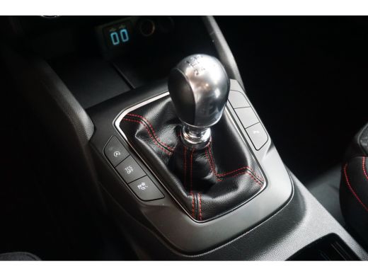 Ford Focus 1.0 EcoBoost Hybrid ST Line Business | Achteruitrijcamera | Cruise control | Navigatiesysteem ful... ActivLease financial lease