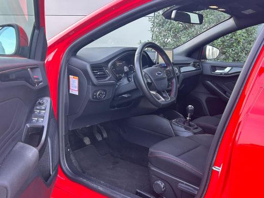 Ford Focus 1.0 EcoBoost Hybrid ST Line Business | Achteruitrijcamera | Cruise control | Navigatiesysteem ful... ActivLease financial lease