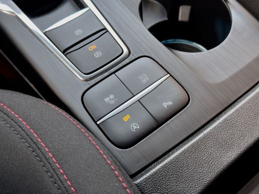 Ford Focus 1.5 AUT8 ST-LINE 150PK EcoBoost NAVI AIRCO PARK-ASSIST LED LMV PDC ActivLease financial lease