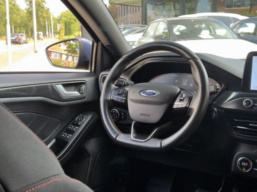 Ford Focus 1.5 AUT8 ST-LINE 150PK EcoBoost NAVI AIRCO PARK-ASSIST LED LMV PDC ActivLease financial lease