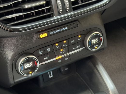 Ford Focus 1.5 AUT8 ST-LINE 150PK EcoBoost NAVI AIRCO PARK-ASSIST LED LMV PDC ActivLease financial lease