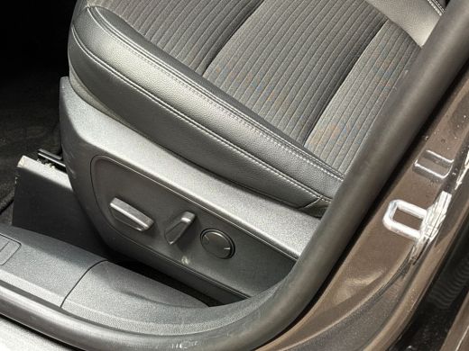 Ford Kuga Titanium X 225Pk Automaat (VIRTUAL COCKPIT, APPLE CARPLAY, GROOT NAVI, STOELVERWARMING, CAMERA, S... ActivLease financial lease