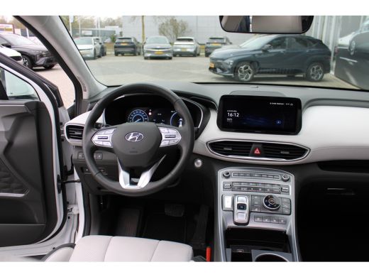 Hyundai Santa Fe 1.6 T-GDI PHEV Premium Plus Sky | Elektrisch verstelb. bestuurdersstoel met geheugen | Rondomzich... ActivLease financial lease