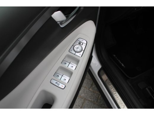 Hyundai Santa Fe 1.6 T-GDI PHEV Premium Plus Sky | Elektrisch verstelb. bestuurdersstoel met geheugen | Rondomzich... ActivLease financial lease