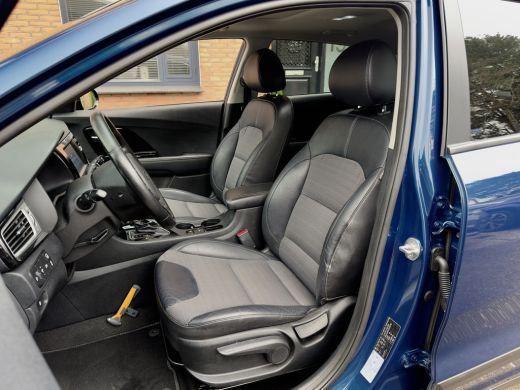 Kia Niro 1.6 GDi HYBRID AUT6 DESIGN EDITION PANODAK LEDER NAVI CAMERA LED LMV PDC ActivLease financial lease