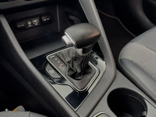 Kia Niro 1.6 GDi HYBRID AUT6 DESIGN EDITION PANODAK LEDER NAVI CAMERA LED LMV PDC ActivLease financial lease