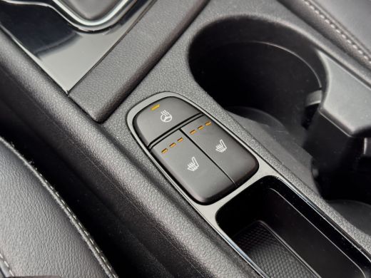 Kia Niro 1.6 GDi HYBRID AUT6 DESIGN EDITION PANODAK LEDER NAVI CAMERA LED LMV PDC ActivLease financial lease