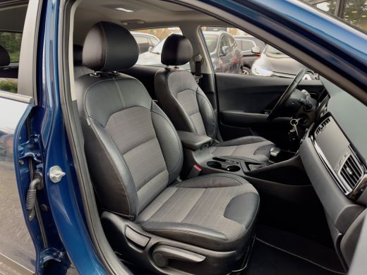 Kia Niro 1.6 GDi HYBRID AUT6 DESIGN EDITION PANODAK LEDER NAVI CAMERA LED LMV PDC ActivLease financial lease