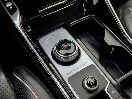 Kia Sorento 1.6 T-GDI Hybrid 7PERS AUT6 EXECUTIVE PANODAK DESIGNO-LEDER NAVI CAMERA DIG-DASH APPLE-CARPLAY LE... ActivLease financial lease