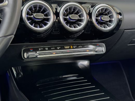 Mercedes-Benz A-Klasse 180 AUT7 LIMOUSINE SOLUTION LEDER NAVI CAMERA DIGI-DASH PDC LED LMV ActivLease financial lease