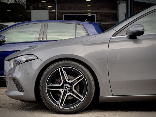 Mercedes-Benz A-Klasse 180D AUT AMG-LINE SPORTLEDER NAVI CAMERA LMV PDC ActivLease financial lease