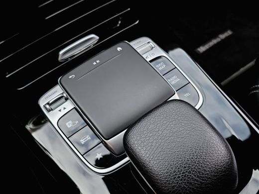 Mercedes-Benz A-Klasse 180D AUT AMG-LINE SPORTLEDER NAVI CAMERA LMV PDC ActivLease financial lease
