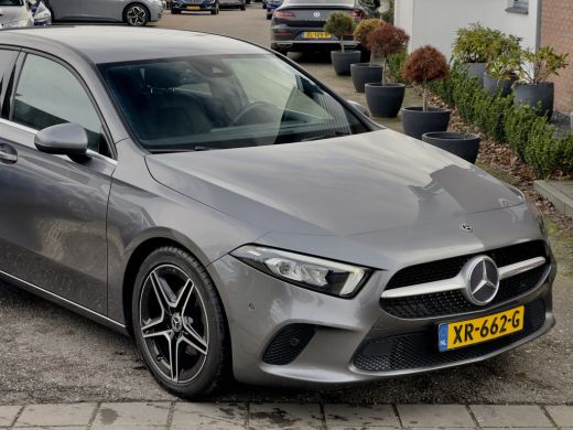 Mercedes-Benz A-Klasse 180D AUT AMG-LINE SPORTLEDER NAVI CAMERA LMV PDC ActivLease financial lease