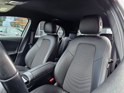 Mercedes-Benz A-Klasse 180D AUT AMG-LINE SPORTLEDER NAVI CAMERA LMV PDC ActivLease financial lease