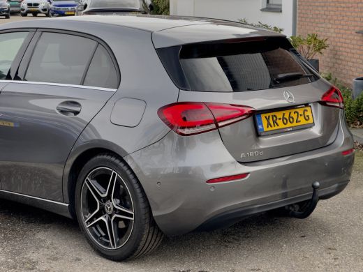 Mercedes-Benz A-Klasse 180D AUT AMG-LINE SPORTLEDER NAVI CAMERA LMV PDC ActivLease financial lease