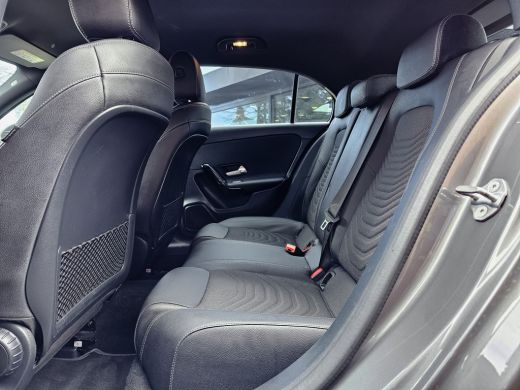 Mercedes-Benz A-Klasse 180D AUT AMG-LINE SPORTLEDER NAVI CAMERA LMV PDC ActivLease financial lease