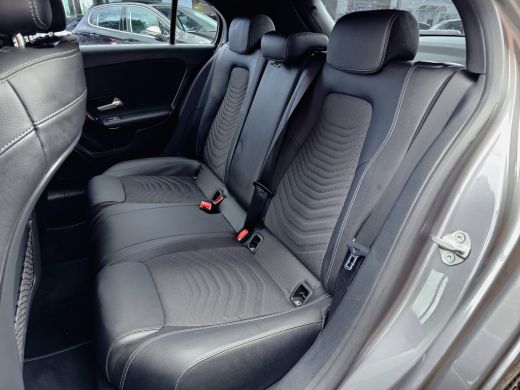 Mercedes-Benz A-Klasse 180D AUT AMG-LINE SPORTLEDER NAVI CAMERA LMV PDC ActivLease financial lease