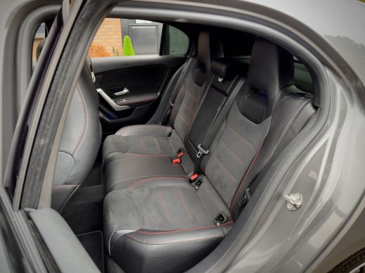 Mercedes-Benz A-Klasse 220 AUT7 35AMG-PAKKET 285PK PANODAK LEDER CAMERA DIGI-DASH APPLE-CARPLAY LED LMV-19INCHE PDC ActivLease financial lease