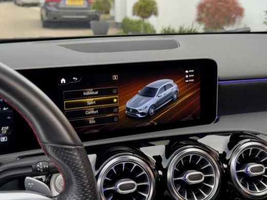 Mercedes-Benz A-Klasse 220 AUT7 35AMG-PAKKET 285PK PANODAK LEDER CAMERA DIGI-DASH APPLE-CARPLAY LED LMV-19INCHE PDC ActivLease financial lease