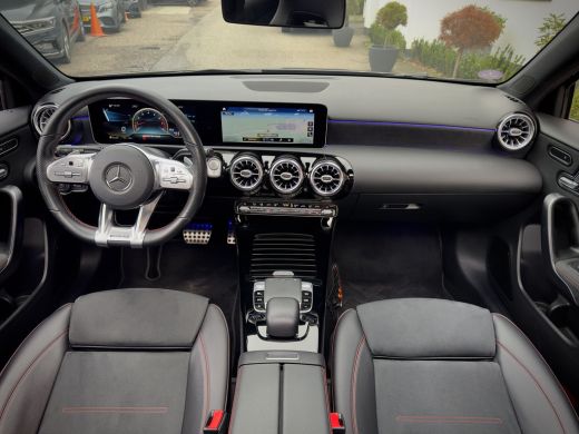Mercedes-Benz A-Klasse 220 AUT7 35AMG-PAKKET 285PK PANODAK LEDER CAMERA DIGI-DASH APPLE-CARPLAY LED LMV-19INCHE PDC ActivLease financial lease