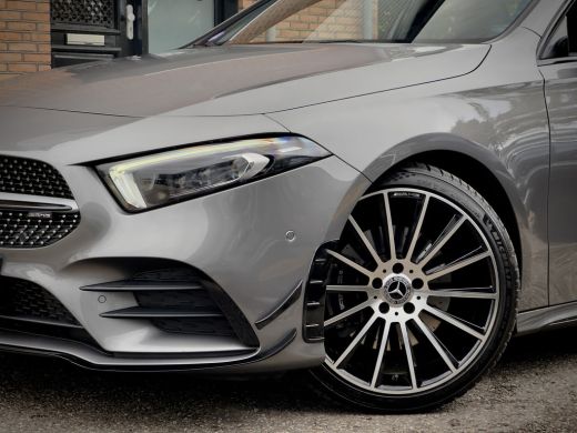 Mercedes-Benz A-Klasse 220 AUT7 35AMG-PAKKET 285PK PANODAK LEDER CAMERA DIGI-DASH APPLE-CARPLAY LED LMV-19INCHE PDC ActivLease financial lease