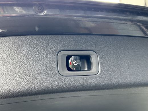 Mercedes-Benz GLC 400e 4Matic AMG 381pk // Panorama dak // Trekhaak // Rijassistentiepakket // Distronic // 360 Cam... ActivLease financial lease