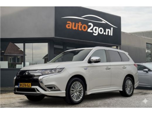 Mitsubishi Outlander 2.4 PHEV INTENSE+ PANODAK LEDER NAVI CAMERA APPLE-CARPLAY LED LMV PDC