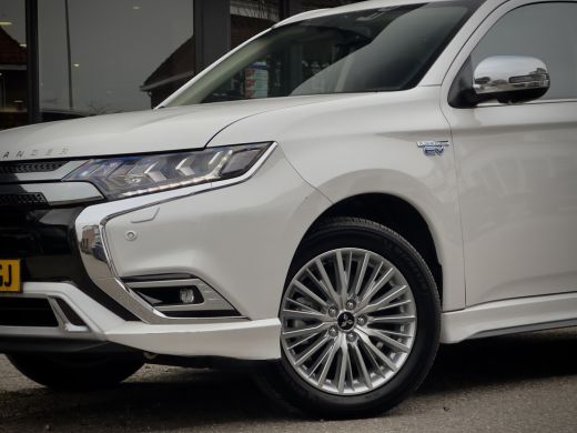 Mitsubishi Outlander 2.4 PHEV INTENSE+ PANODAK LEDER NAVI CAMERA APPLE-CARPLAY LED LMV PDC ActivLease financial lease
