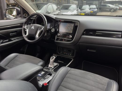 Mitsubishi Outlander 2.4 PHEV INTENSE+ PANODAK LEDER NAVI CAMERA APPLE-CARPLAY LED LMV PDC ActivLease financial lease