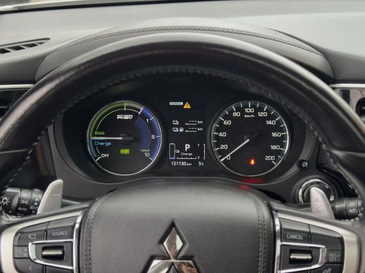 Mitsubishi Outlander 2.4 PHEV INTENSE+ PANODAK LEDER NAVI CAMERA APPLE-CARPLAY LED LMV PDC ActivLease financial lease