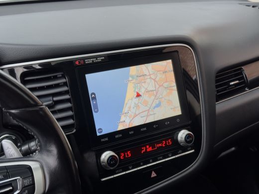 Mitsubishi Outlander 2.4 PHEV INTENSE+ PANODAK LEDER NAVI CAMERA APPLE-CARPLAY LED LMV PDC ActivLease financial lease