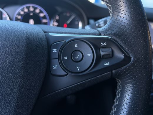 Opel Astra 1.4 Ultimate | Cruise Control | Camera | AGR Stoelen | Navi | Bluetooth | | Achteruitrijcamera | ... ActivLease financial lease