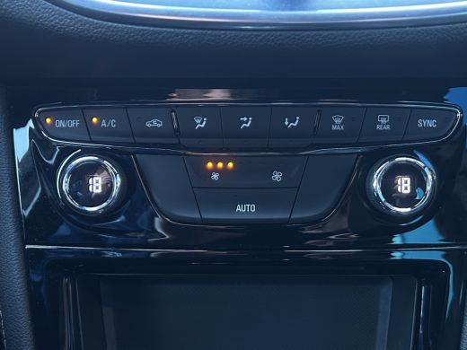 Opel Astra 1.4 Ultimate | Cruise Control | Camera | AGR Stoelen | Navi | Bluetooth | | Achteruitrijcamera | ... ActivLease financial lease