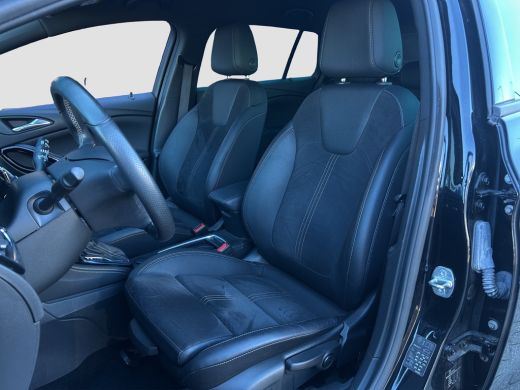 Opel Astra 1.4 Ultimate | Cruise Control | Camera | AGR Stoelen | Navi | Bluetooth | | Achteruitrijcamera | ... ActivLease financial lease