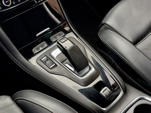 Opel Grandland X 1.6 TURBO AUT8 HYBRID4 TWO-TONE ULTIMATE 72D.KM 200PK. LEDER NAVI CAMERA APPLE-CARPLAY LED 19 INC... ActivLease financial lease