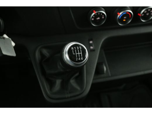 Opel Movano 2.3 Turbo 150PK L2H2 | Airco | Cruise | Camera | 3 Zits | Trekhaak | Imperiaal | Parkeersens. ActivLease financial lease