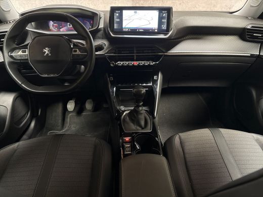 Peugeot 2008 1.2 PureTech Allure Sport (VIRTUAL COCKPIT, APPLE CARPLAY, GROOT NAVI, 360 CAMERA, LEDER, SPORTST... ActivLease financial lease