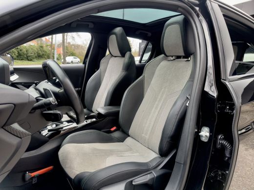 Peugeot 208 1.2 AUT8 GT-PACK 131PK PANODAK LEDER NAVI CAMERA DIGI-DASH LED LMV PDC ActivLease financial lease