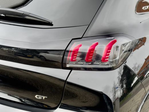 Peugeot 208 1.2 AUT8 GT-PACK 131PK PANODAK LEDER NAVI CAMERA DIGI-DASH LED LMV PDC ActivLease financial lease