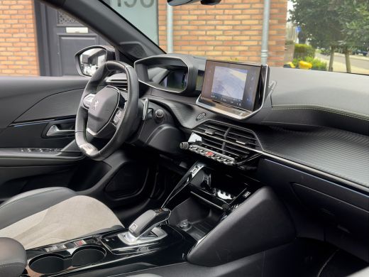 Peugeot 208 1.2 AUT8 GT-PACK 131PK PANODAK LEDER NAVI CAMERA DIGI-DASH LED LMV PDC ActivLease financial lease
