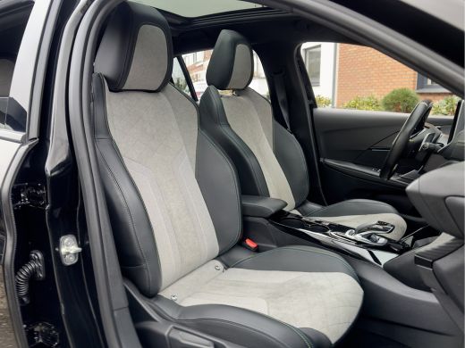 Peugeot 208 1.2 AUT8 GT-PACK 131PK PANODAK LEDER NAVI CAMERA DIGI-DASH LED LMV PDC ActivLease financial lease