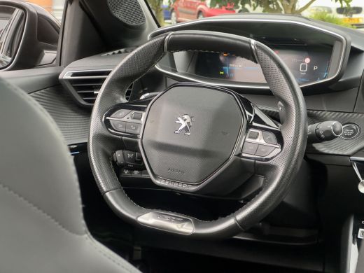 Peugeot 208 1.2 AUT8 GT-PACK 131PK PANODAK LEDER NAVI CAMERA DIGI-DASH LED LMV PDC ActivLease financial lease