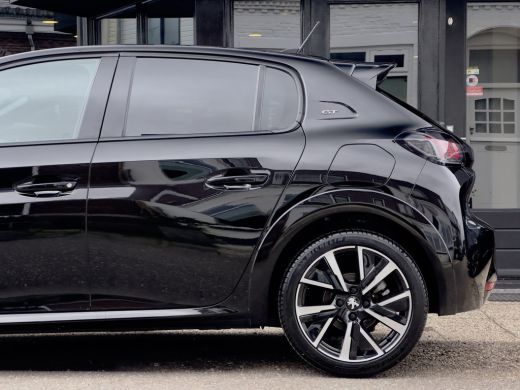 Peugeot 208 1.2 AUT8 GT-PACK 131PK PANODAK LEDER NAVI CAMERA DIGI-DASH LED LMV PDC ActivLease financial lease