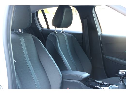 Peugeot 208 1.2 PureTech Allure Pack | Trekhaak | Adapt. cruise control | Lichtmetalen velgen | Stoelverwarmi... ActivLease financial lease