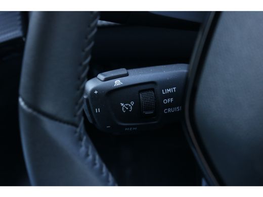 Peugeot 208 1.2 PureTech Allure Pack | Trekhaak | Adapt. cruise control | Lichtmetalen velgen | Stoelverwarmi... ActivLease financial lease